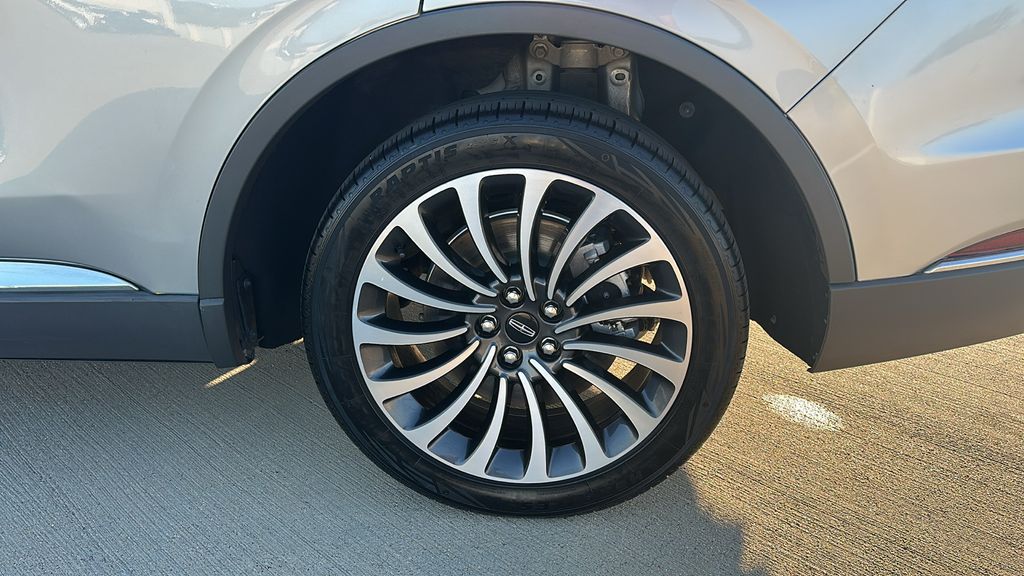 2023 Lincoln Aviator Reserve Silver at Gullo Toyota