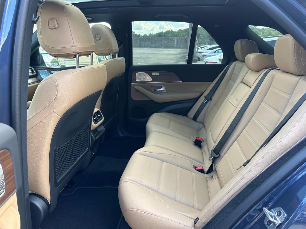 Thumbnail: 2026 Mercedes-Benz GLE - 14