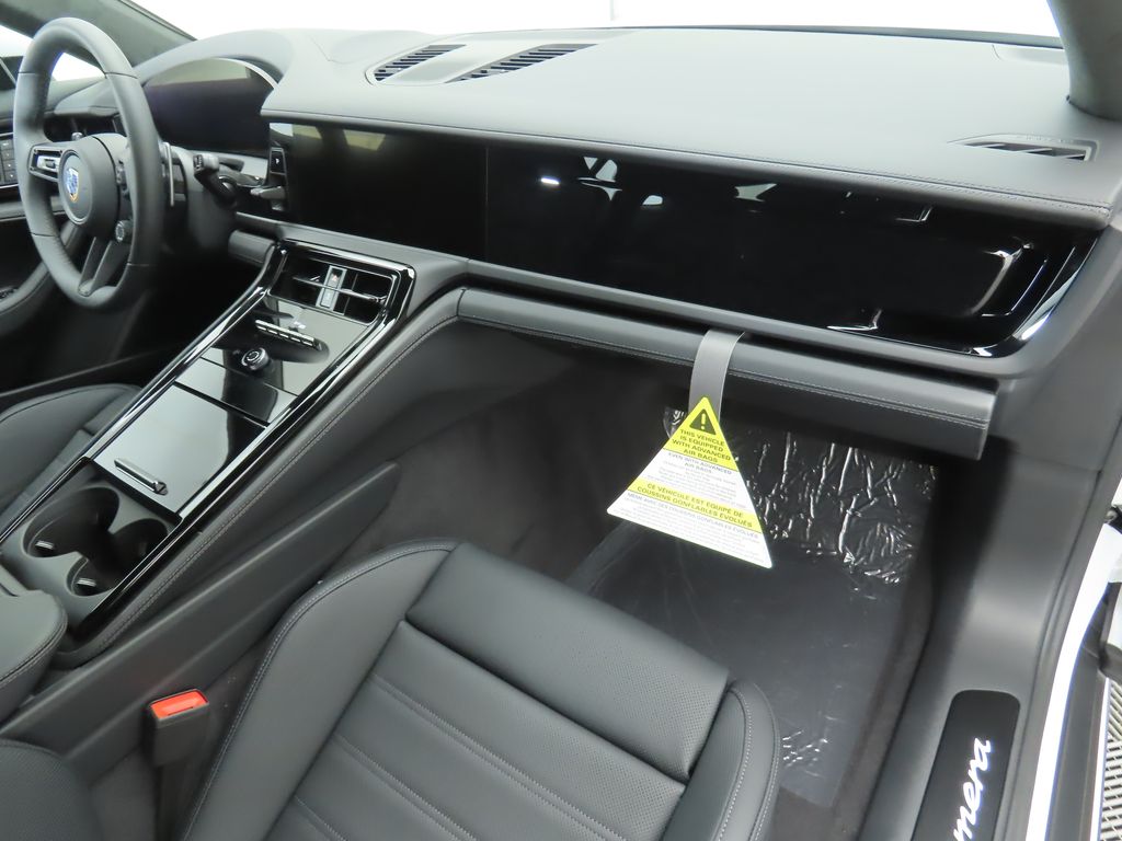 Thumbnail: 2025 Porsche Panamera - 20