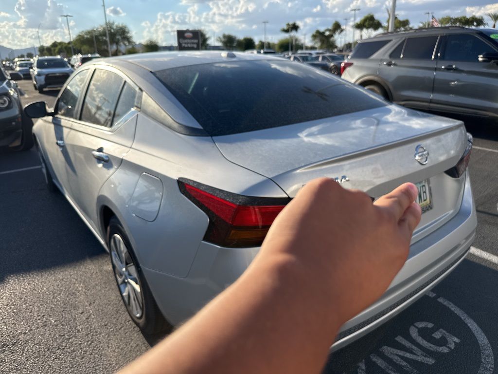 Thumbnail: 2020 Nissan Altima - 5