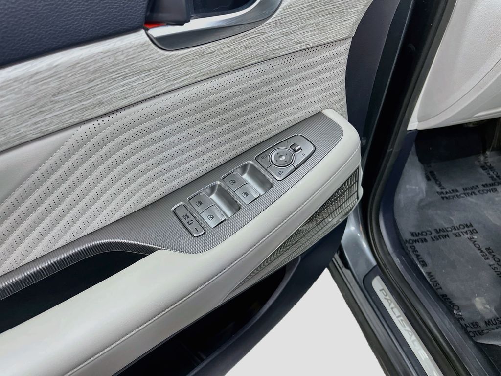 Used 2023 Gray Hyundai Calligraphy image 18