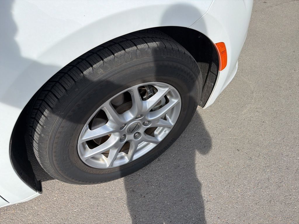 2023 Chrysler Voyager