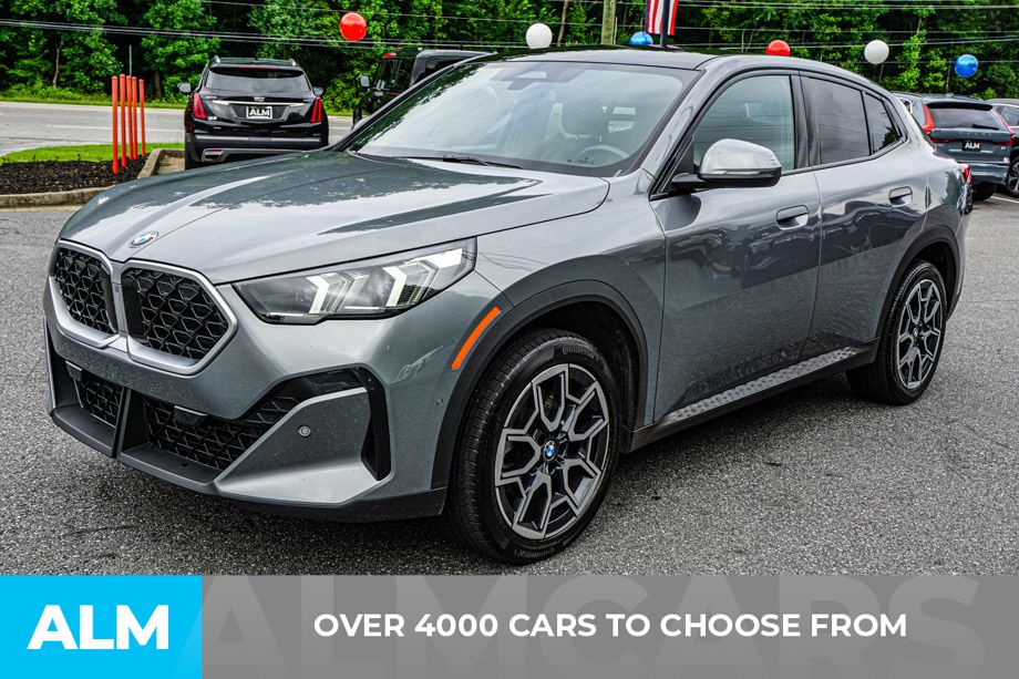 Used 2025 Gray BMW xDrive28i image 3