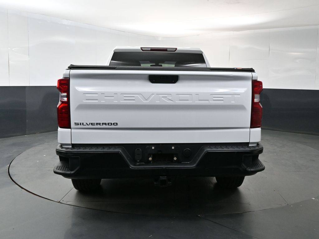 View vehicle photo 4
