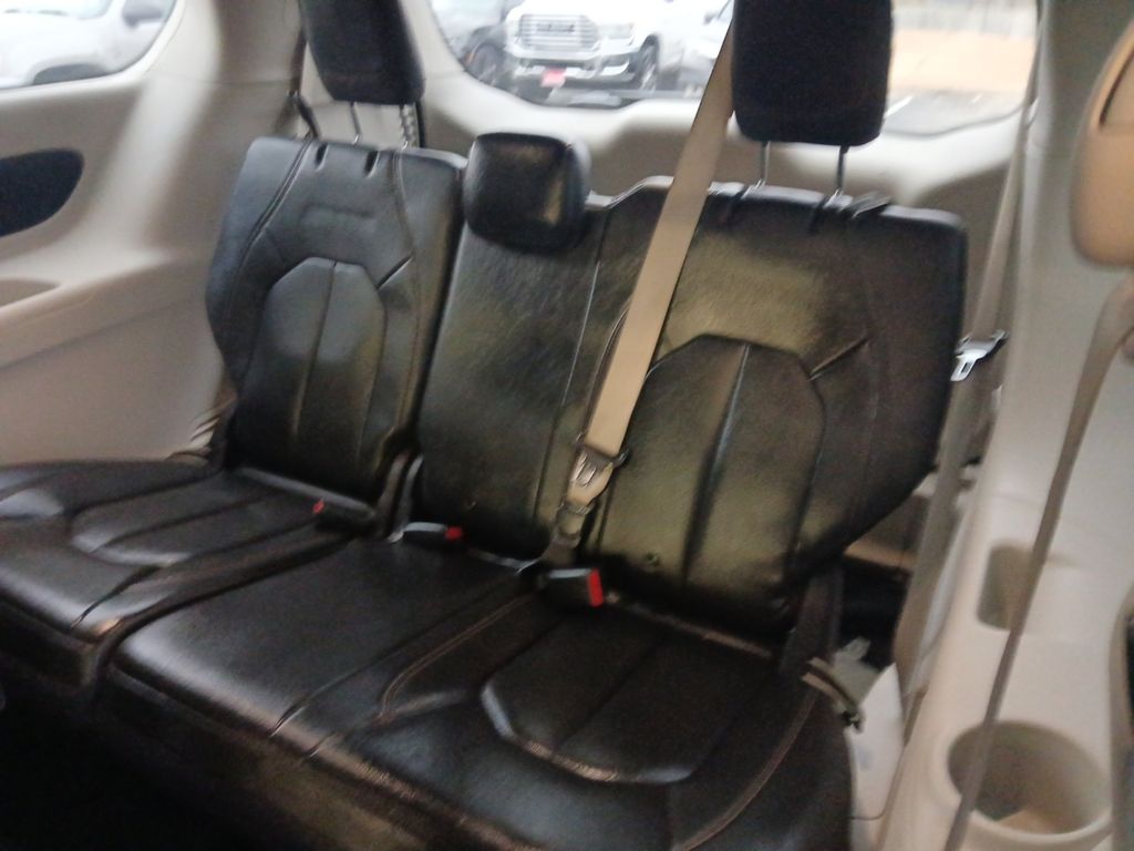 Used Car 2020 Chrysler Pacifica  Touring L For Sale Under $25,000 In Austin, Texas