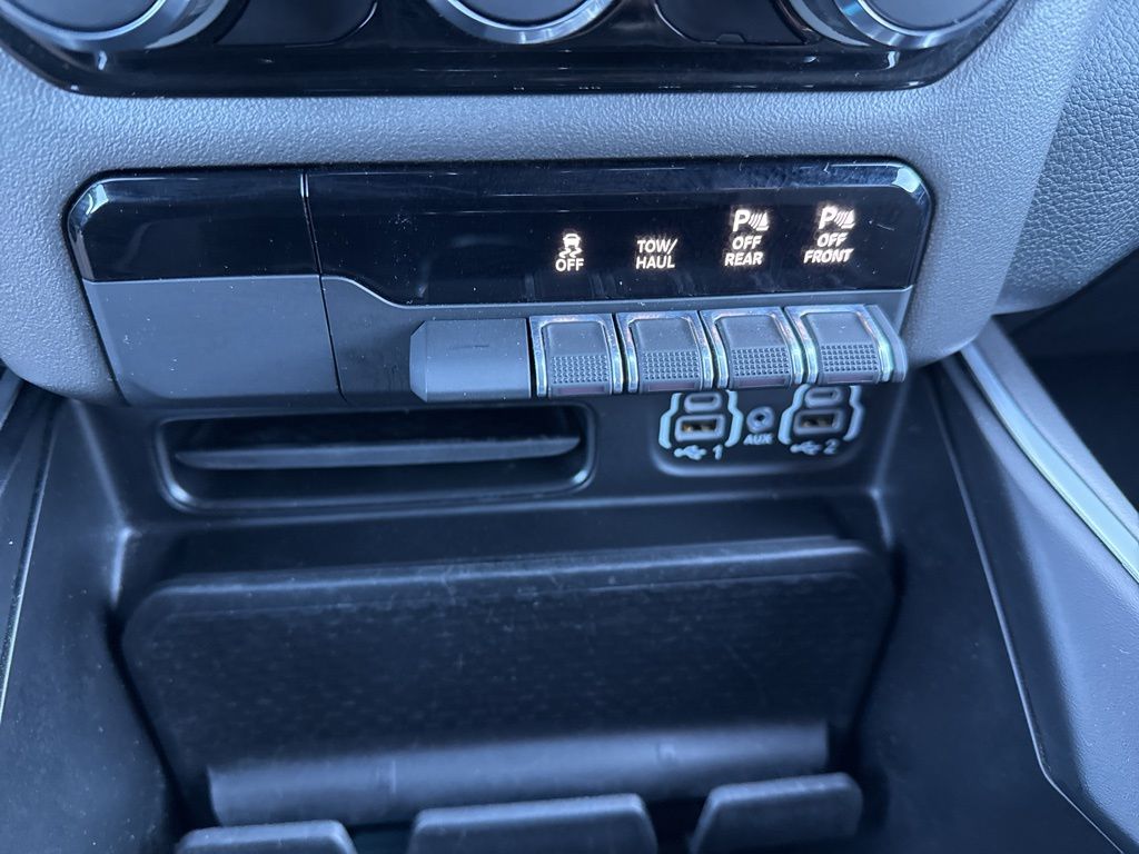 Certified Used 2022 Black Ram Big Horn/Lone Star image 59