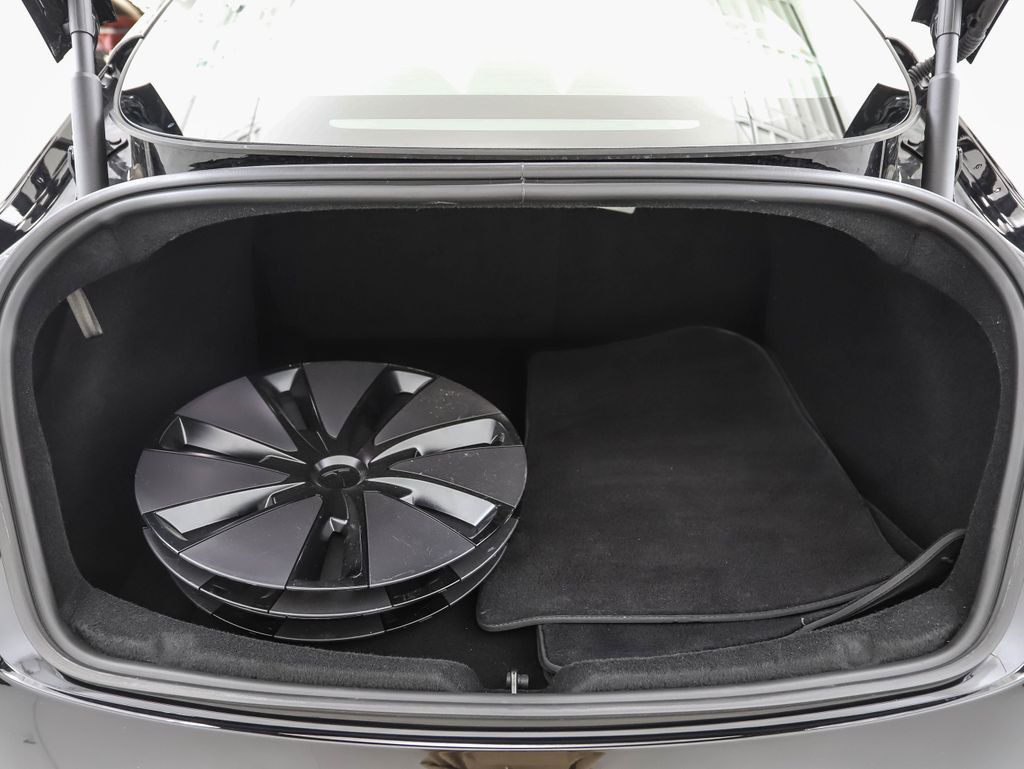 Thumbnail: 2025 Tesla Model 3 - 22