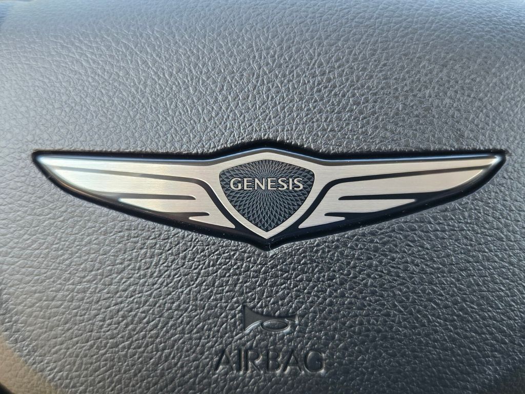 2027 Genesis Gv70