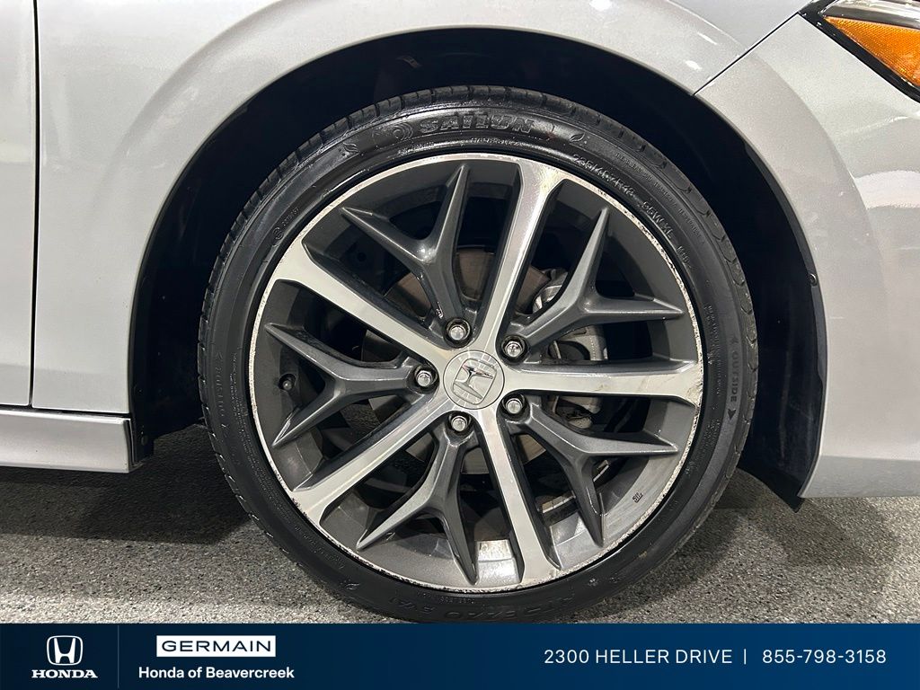 Used 2022 Silver Honda Touring image 12