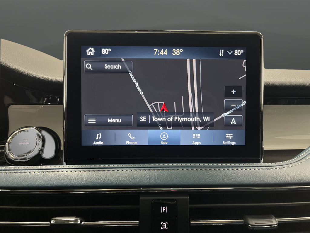 Used 2021 Pristine White Lincoln Grand Touring image 10