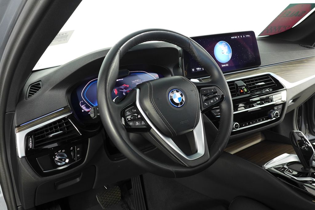 Thumbnail: 2023 BMW 5 Series - 30