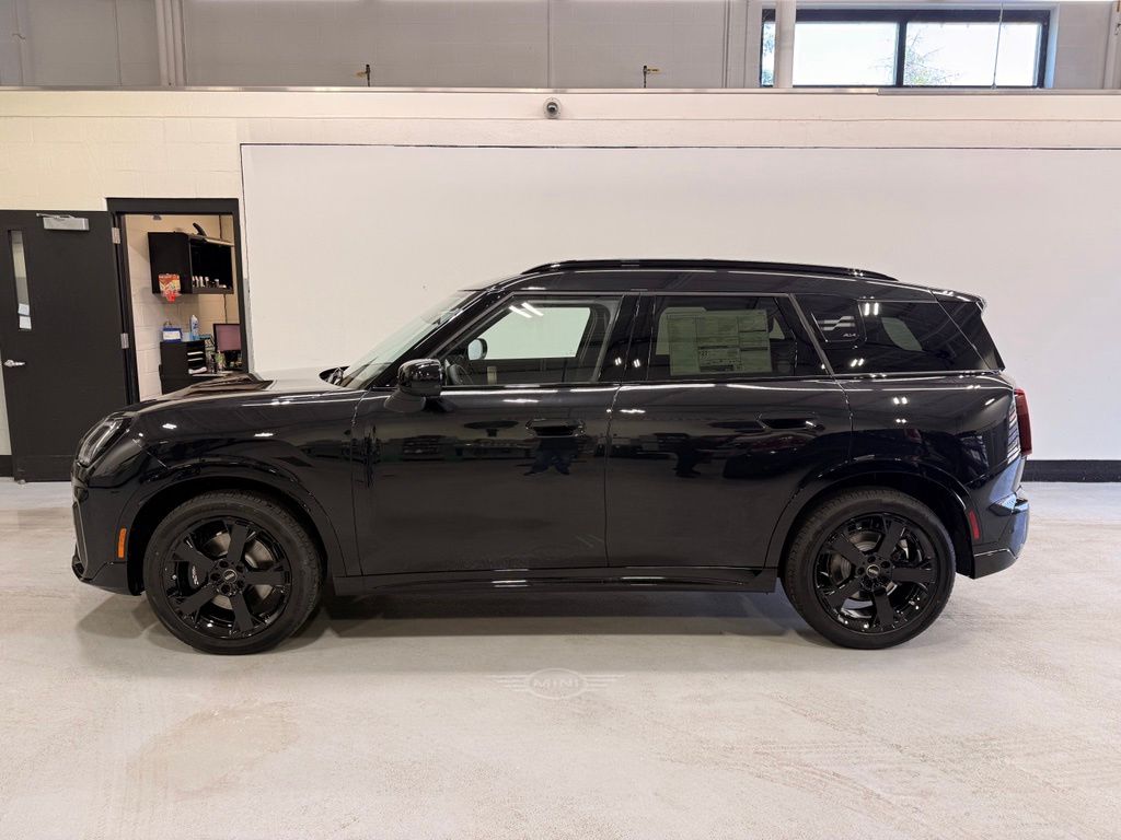 Thumbnail: 2027 MINI Cooper Countryman - 2