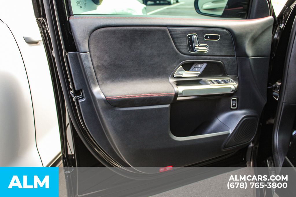 Used 2024 Black Mercedes-Benz GLB 250 image 37