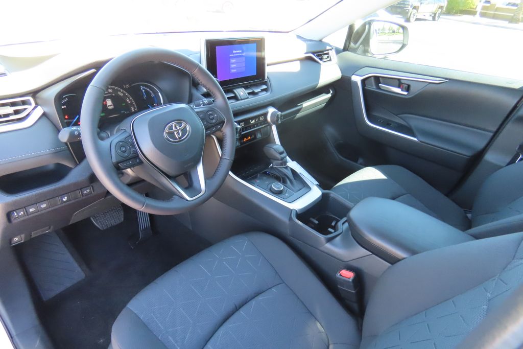 Thumbnail: 2025 Toyota RAV4 - 9