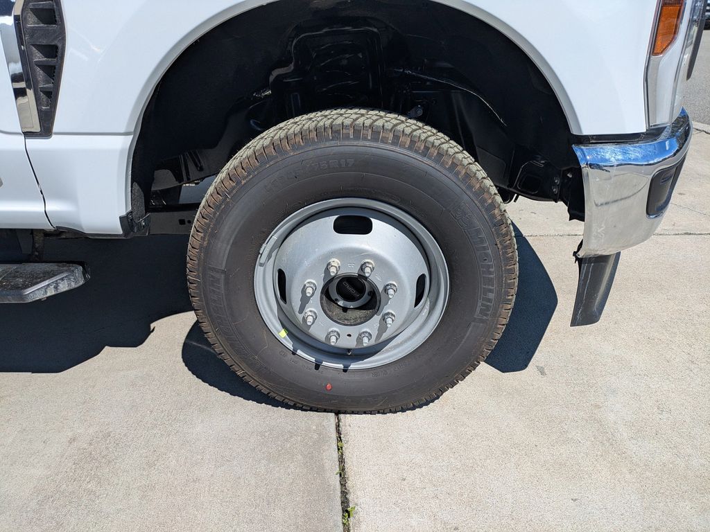 2026 Ford F-350 Super Duty XL