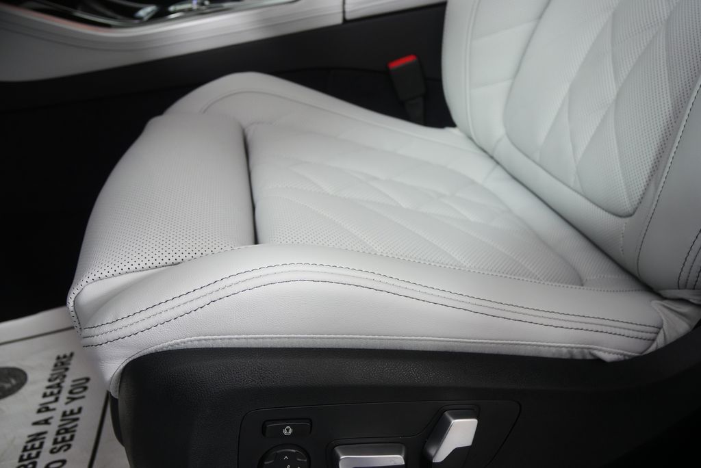 Thumbnail: 2026 BMW X5 - 9