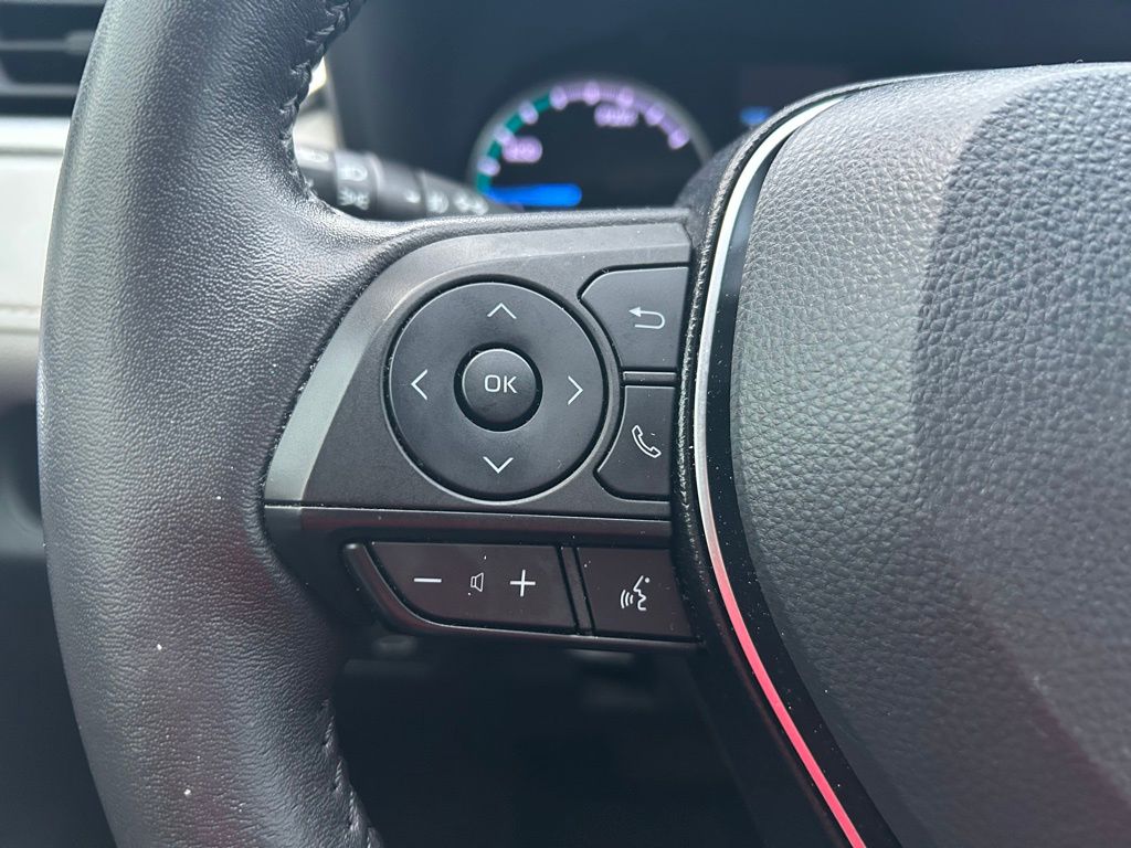 Thumbnail: 2021 Toyota RAV4 - 18