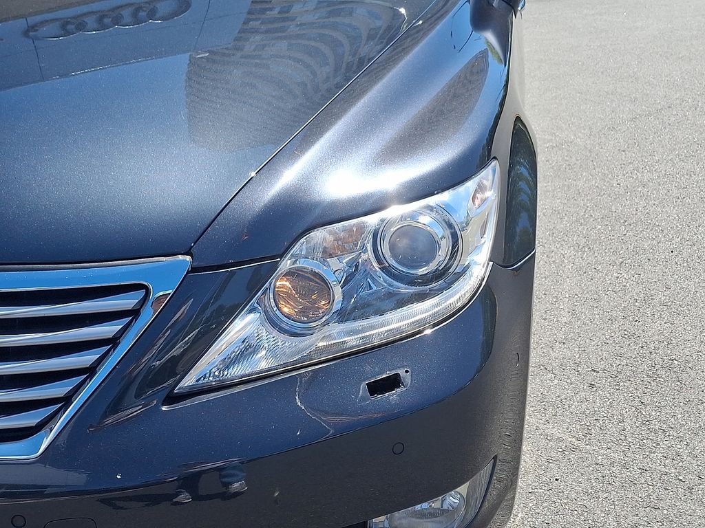 Thumbnail: 2011 Lexus LS - 9