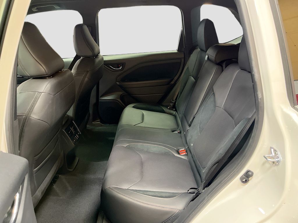 Used 2025 Crystal White Pearl Subaru Touring image 26