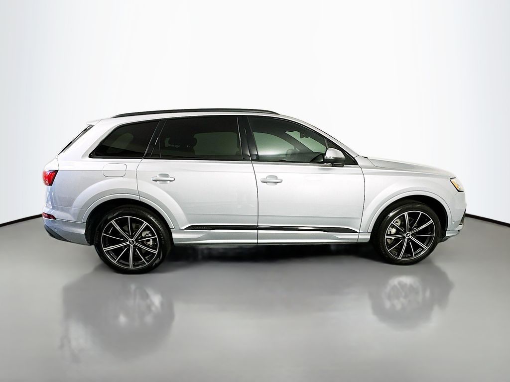 Thumbnail: 2021 Audi Q7 - 4