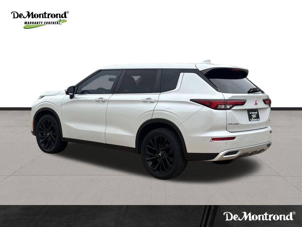 2022 Mitsubishi Outlander SE  at Baytown Hyundai