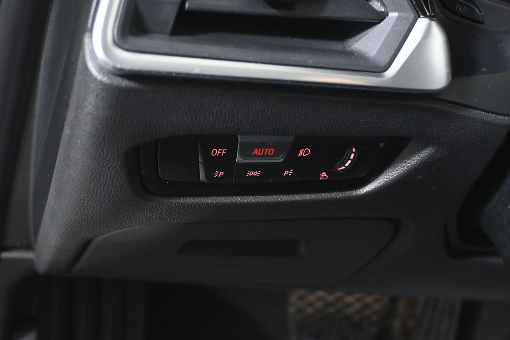 Thumbnail: 2019 BMW 3 Series - 27