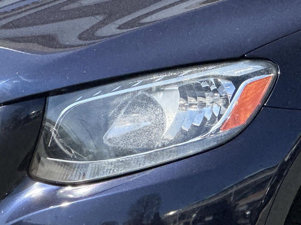 Thumbnail: 2017 Mercedes-Benz GLC - 3