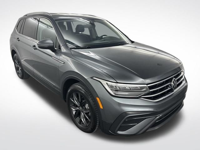 Platinum Gray Metallic 2024 Volkswagen Tiguan SE FWD SUV / Crossover Front-Wheel Drive 8-Speed Automatic