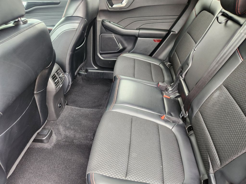 2025 Ford Escape ST-Line Select - Photo 19