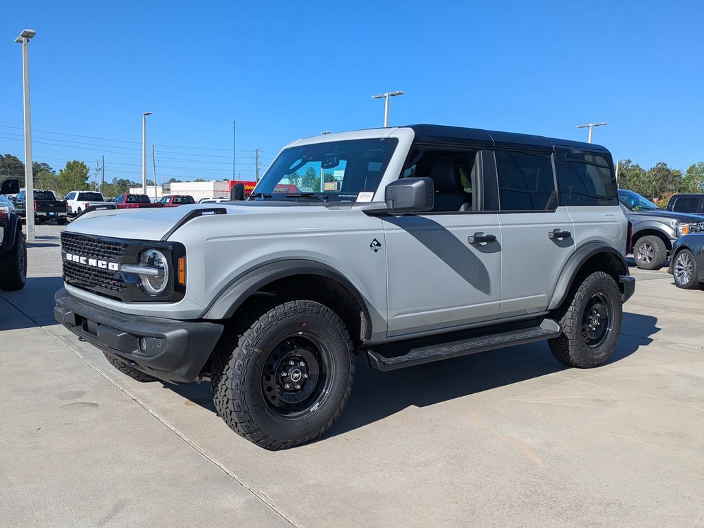 2026 Ford Bronco Outer Banks