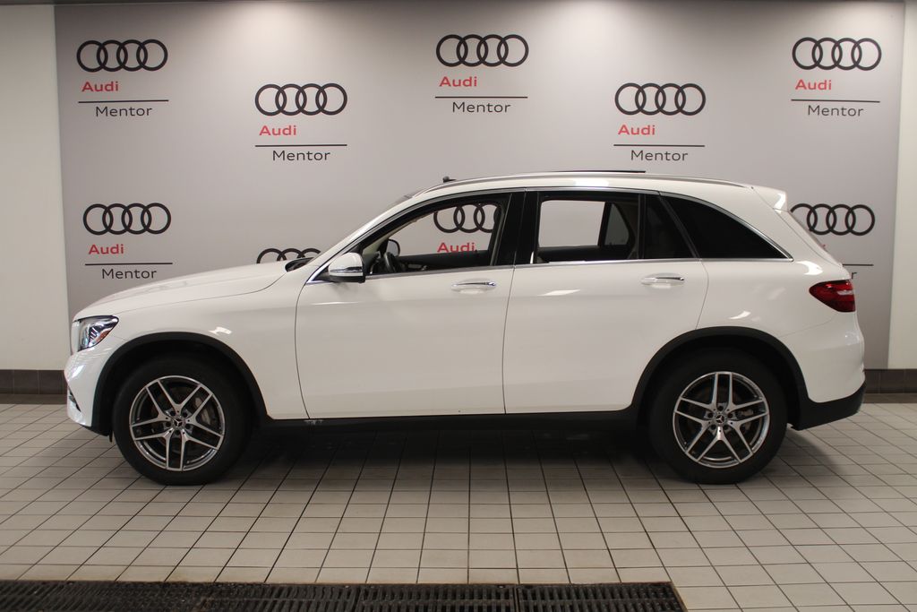 Thumbnail: 2017 Mercedes-Benz GLC - 3