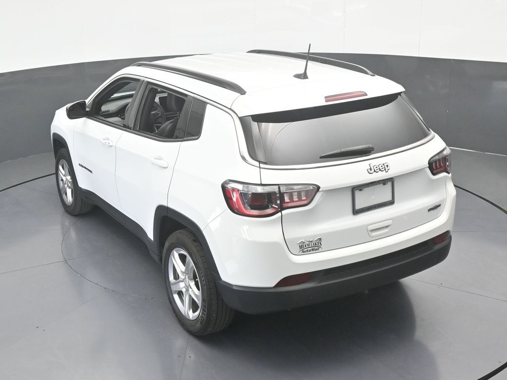 Used 2023 Bright White Clearcoat Jeep Latitude image 13