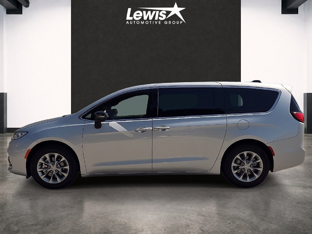 Used 2026 Chrysler Pacifica Limited For Sale in Farmington, AR