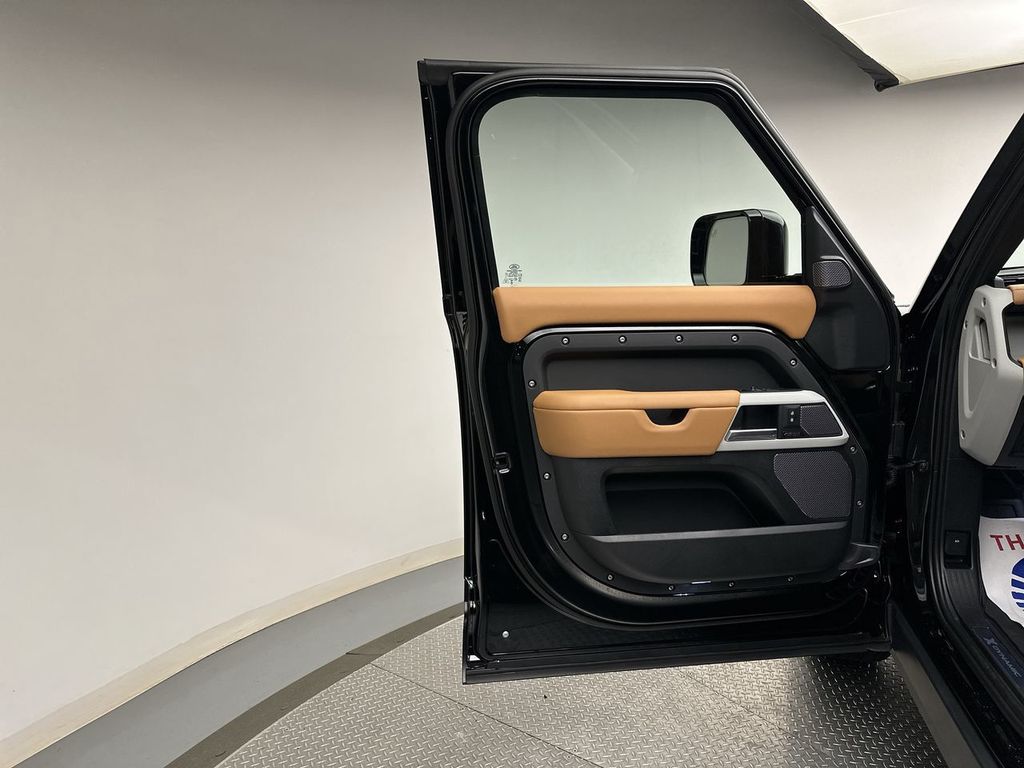 Thumbnail: 2024 Land Rover Defender - 14