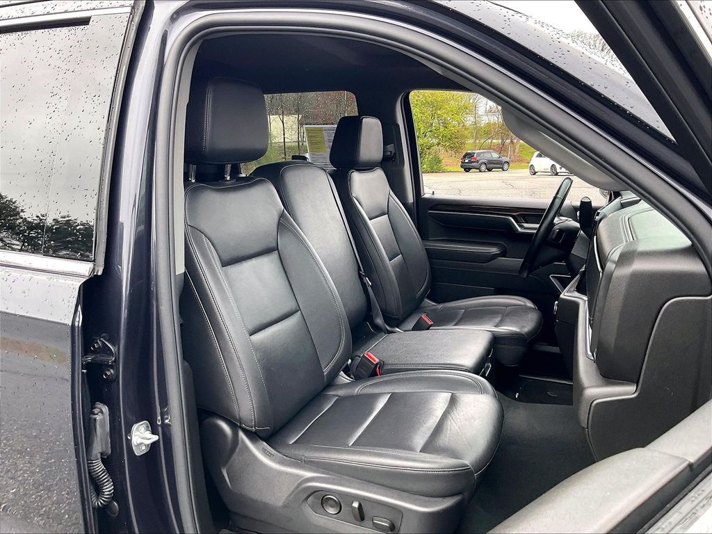 2025 GMC Sierra 1500 — photo 11