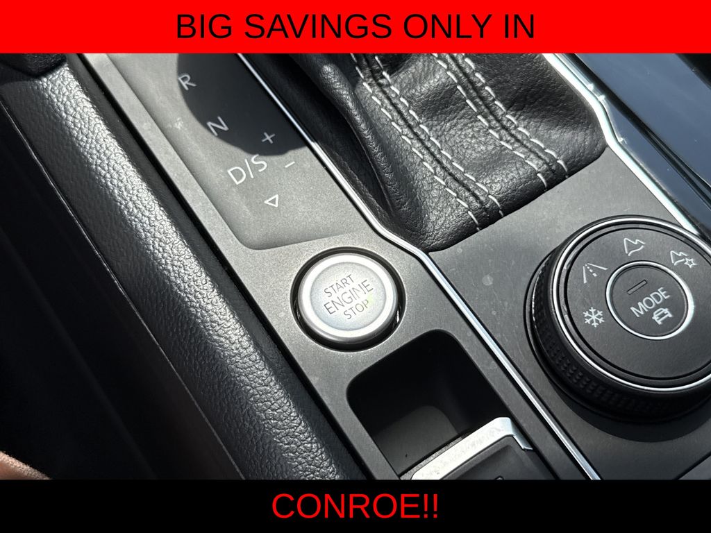 2022 Volkswagen Atlas 3.6L V6 SE w/Technology White at South Houston Nissan