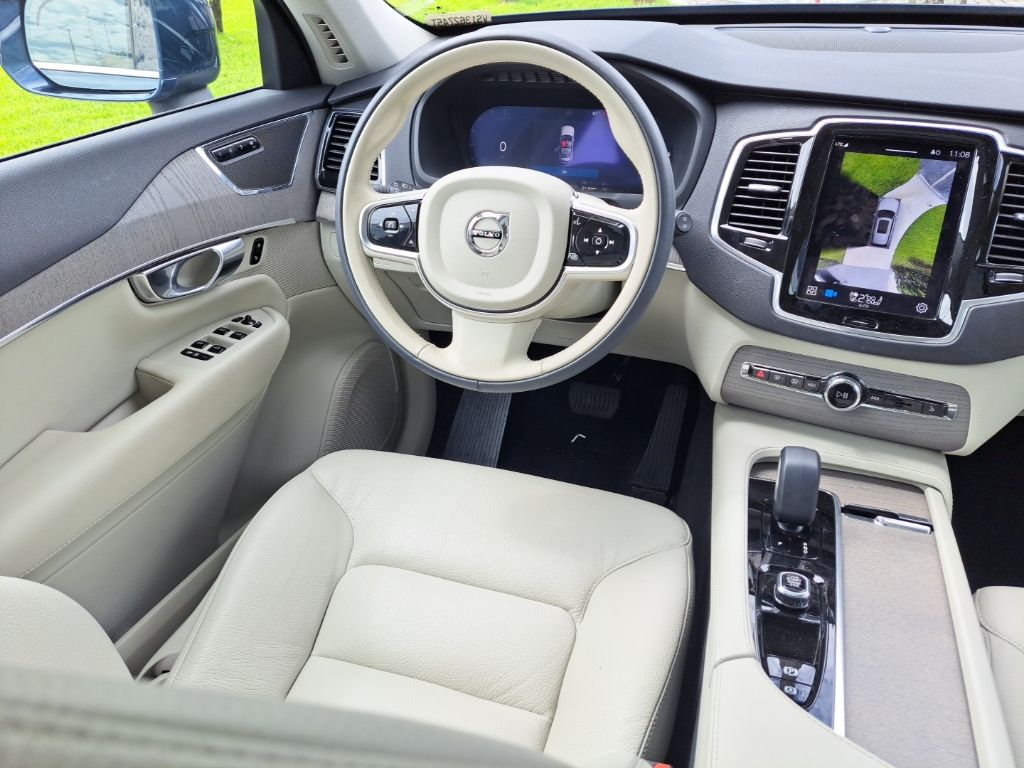 2025 Volvo XC90 Plus - Photo 10