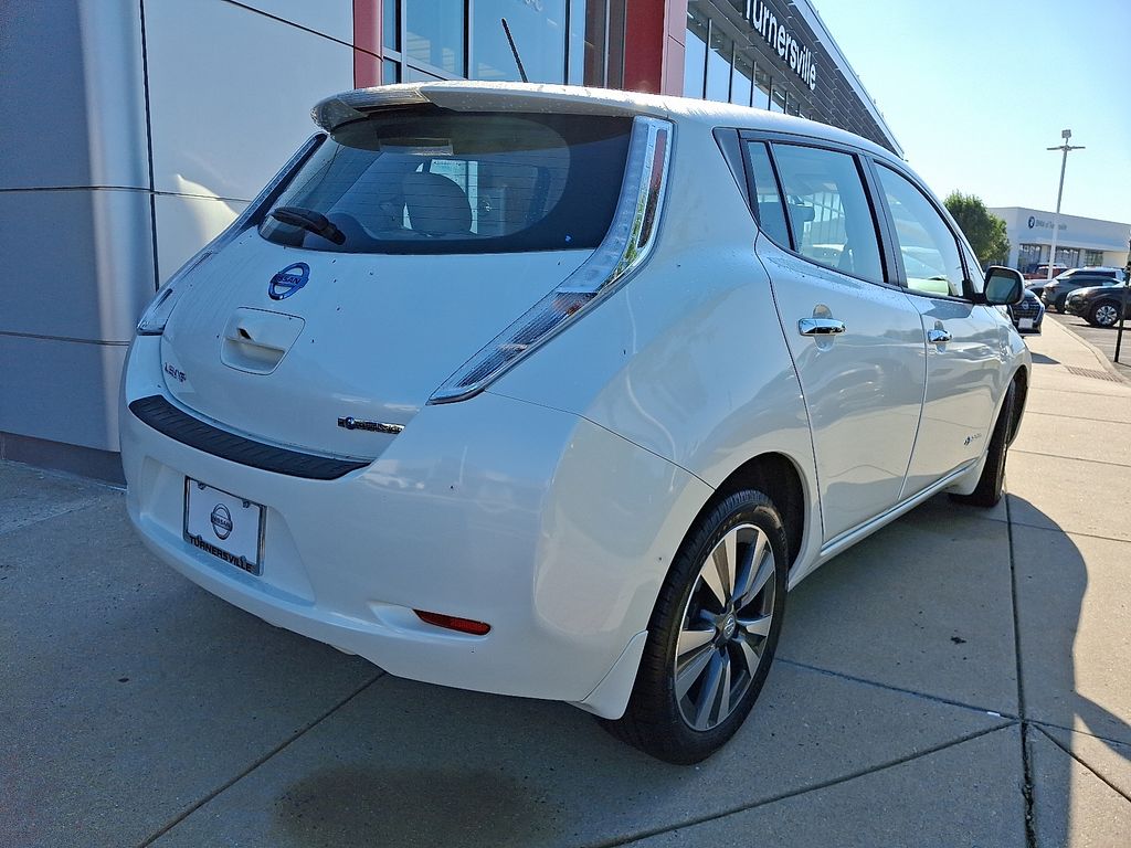 Thumbnail: 2015 Nissan Leaf - 6