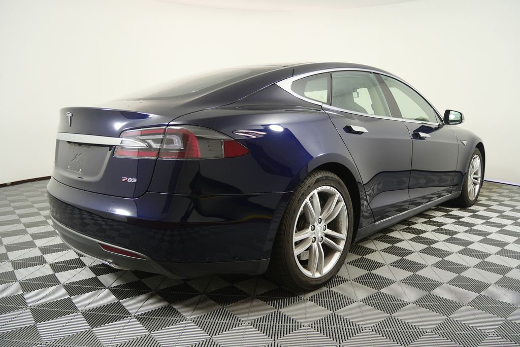 Thumbnail: 2013 Tesla Model S - 3