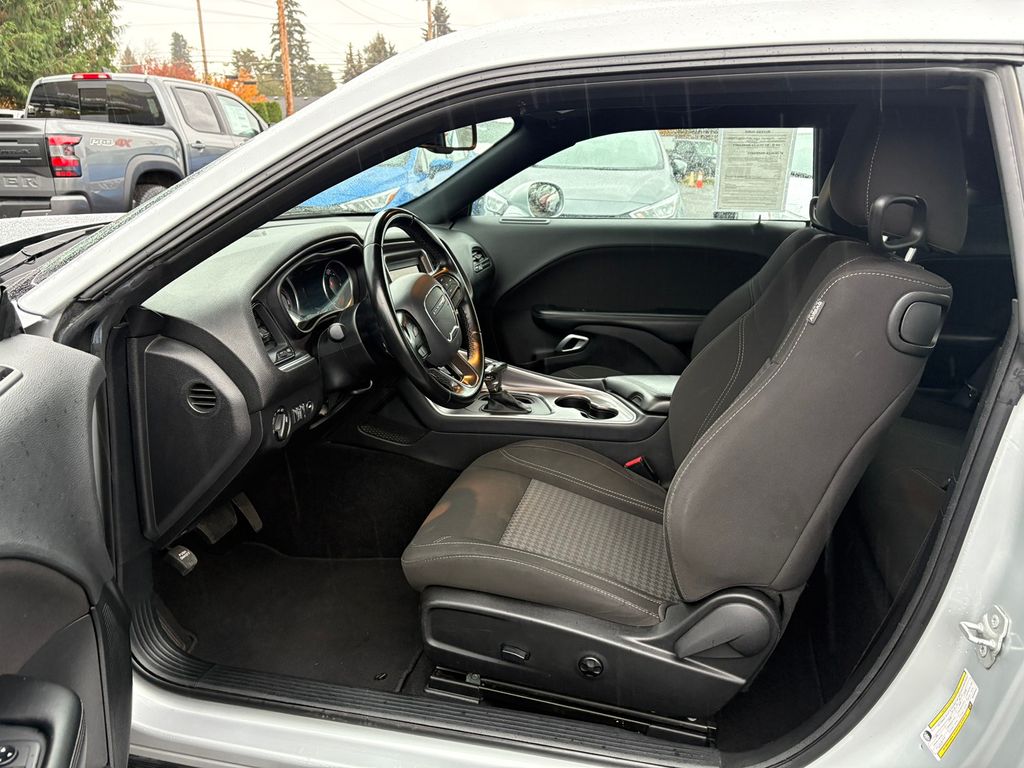 2021 Dodge Challenger SXT