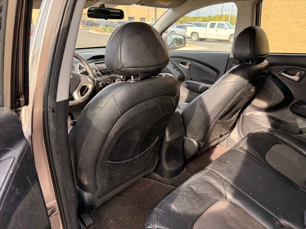 Thumbnail: 2010 Hyundai Tucson - 9