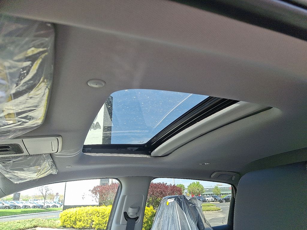 Thumbnail: 2025 Acura ADX - 7