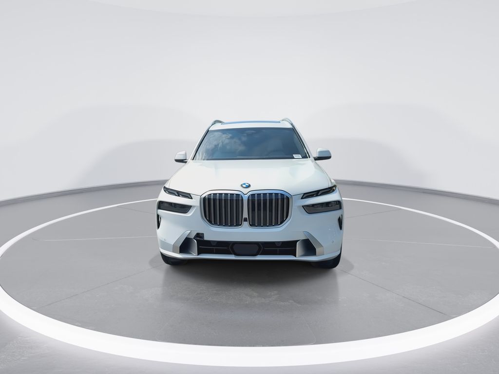 Thumbnail: 2027 BMW X7 - 3