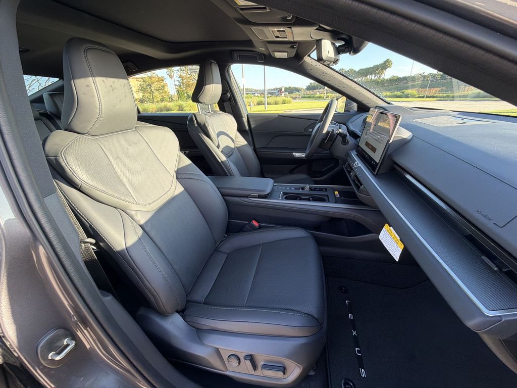 Thumbnail: 2026 Lexus ES - 16