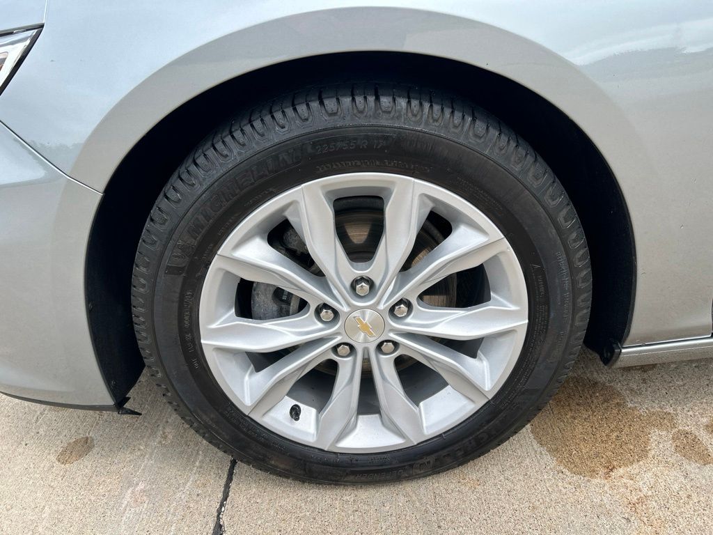 Used 2025 Chevrolet Malibu Sedan