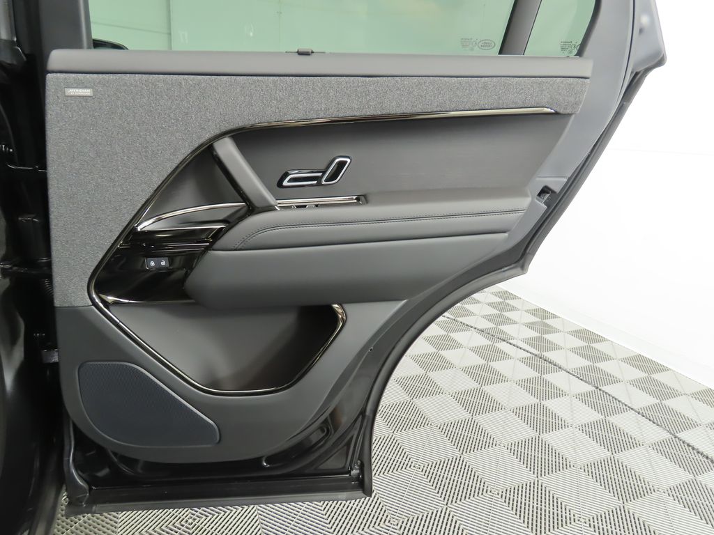 Thumbnail: 2025 Land Rover Range Rover Sport - 28