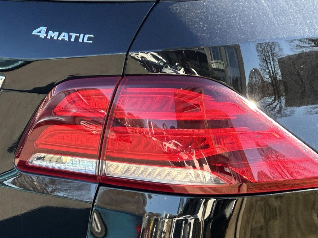 Thumbnail: 2017 Mercedes-Benz GLE - 10