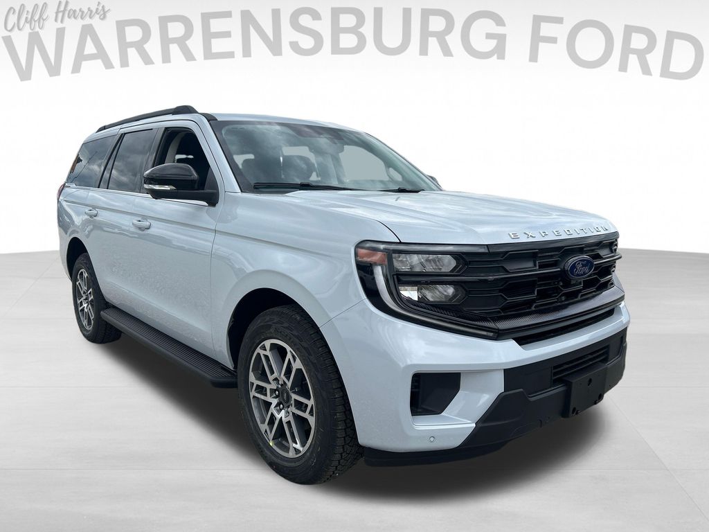 Space Silver Metallic 2026 Ford Expedition SUV / Crossover Four-Wheel Drive Automatic