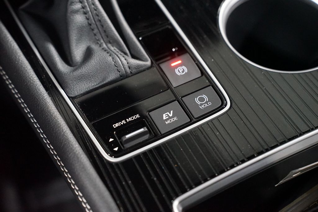 Thumbnail: 2025 Toyota Sienna - 22