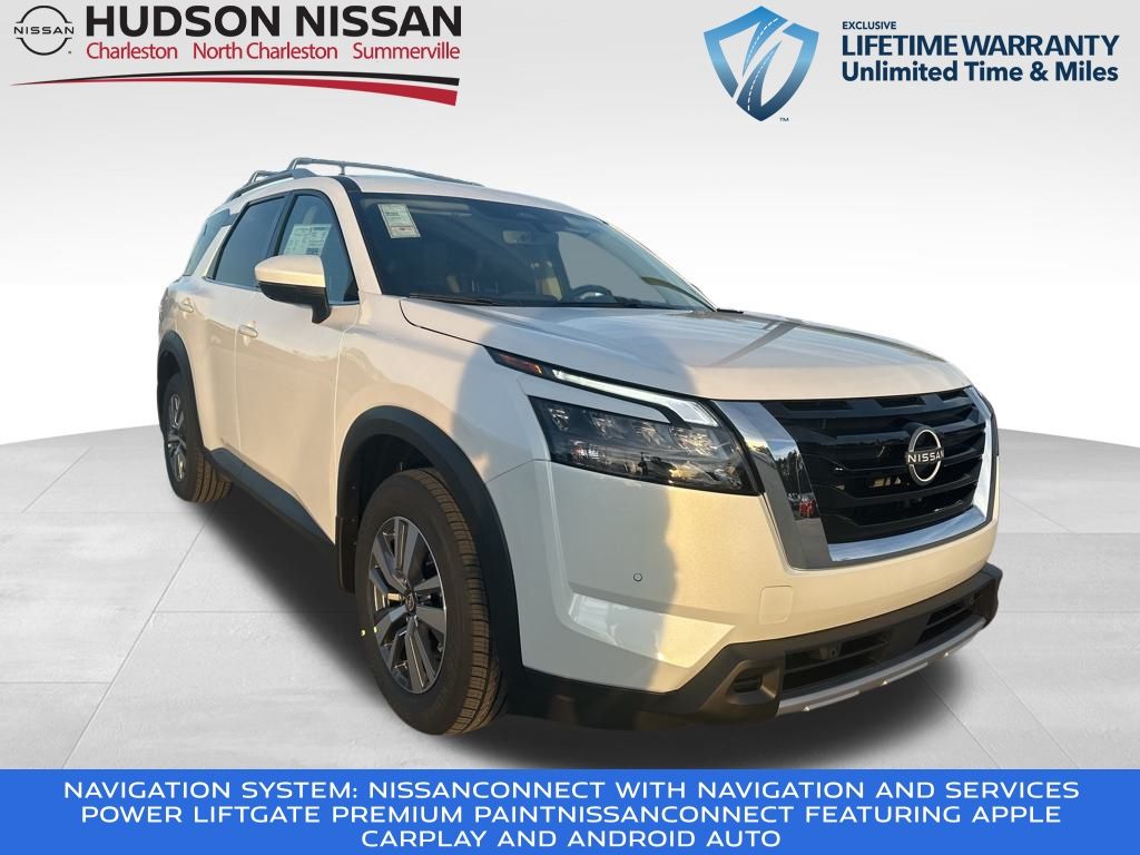2025 Everest White Pearl Tricoat Nissan Pathfinder SL SUV